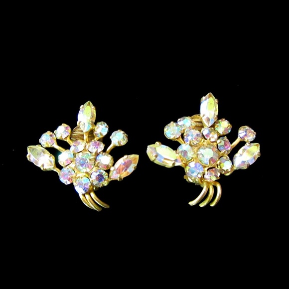 Fan shaped aurora borealis rhinestone clip earring - Picture 2 of 5
